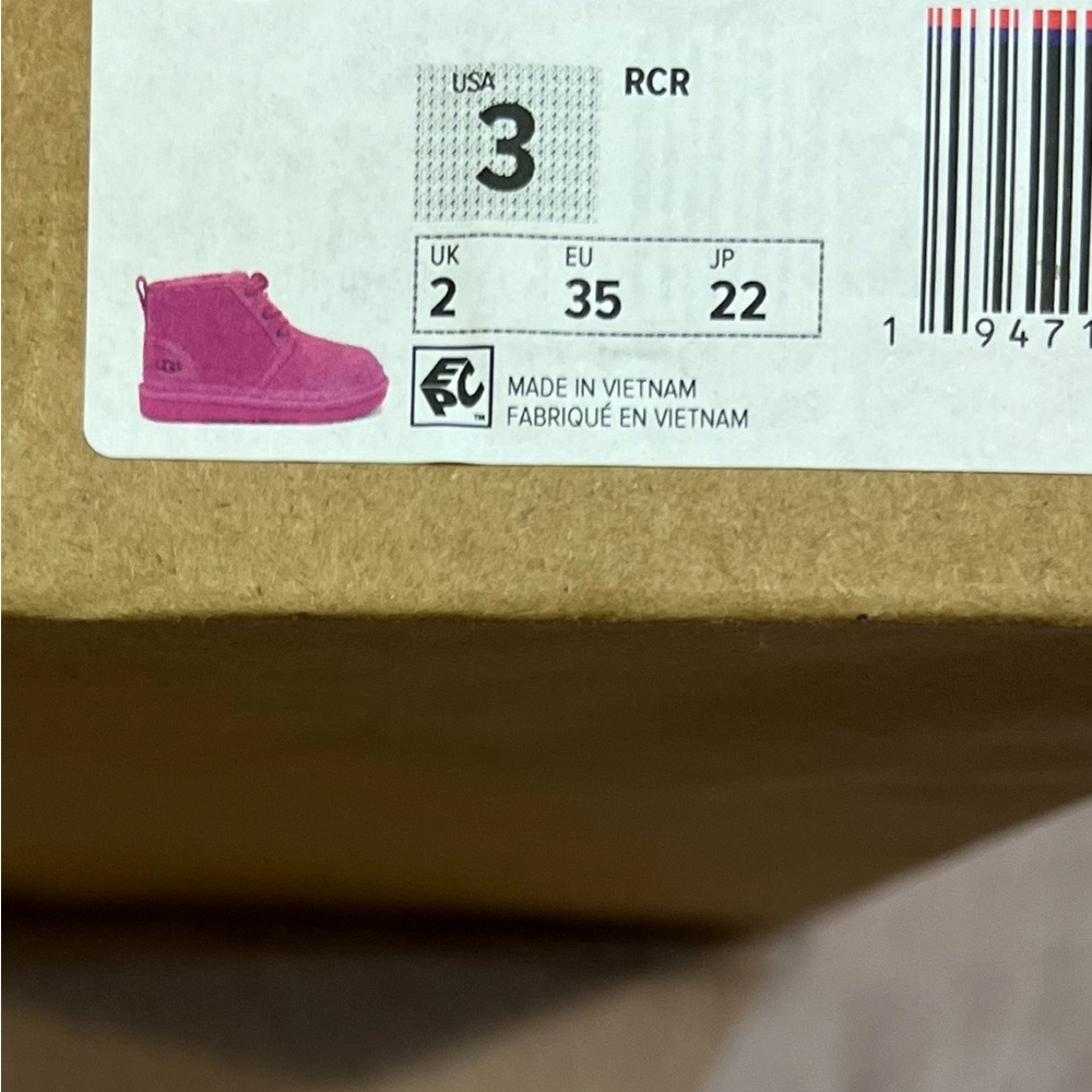 COPY - Girls pink UGG. Size 3, gently used. Worn once. Like new.